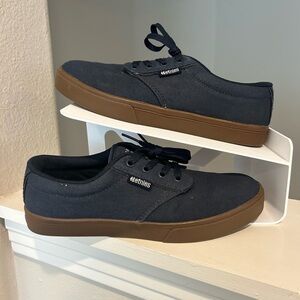 listing-status-banner